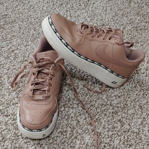 Nike Air Force 1 Low '07 Women's Sneakers Ribbon Pack Desert Dust Size 8.5